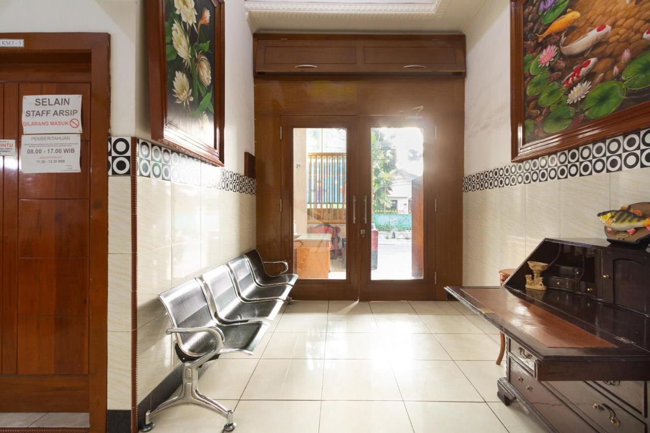 Homestay Gayatri Sawojajar Near Univ Negeri Malang Kampus 2 Mitra Reddoorz Exterior foto