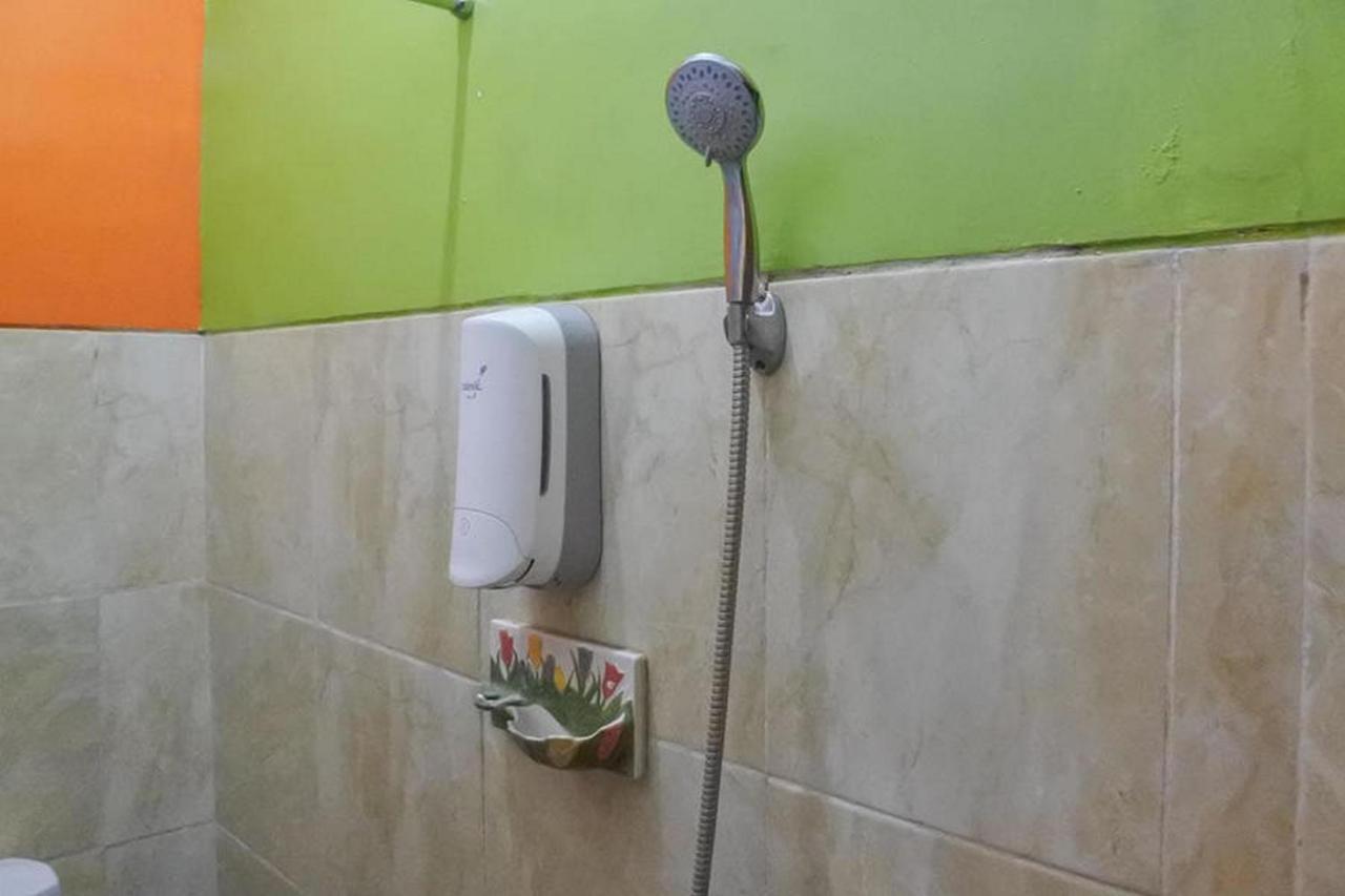 Homestay Gayatri Sawojajar Near Univ Negeri Malang Kampus 2 Mitra Reddoorz Exterior foto